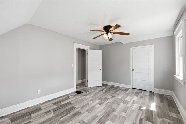 62 Kenyon St, Springfield, MA 01109
