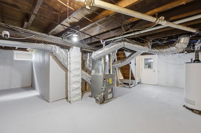 62 Kenyon St, Springfield, MA 01109