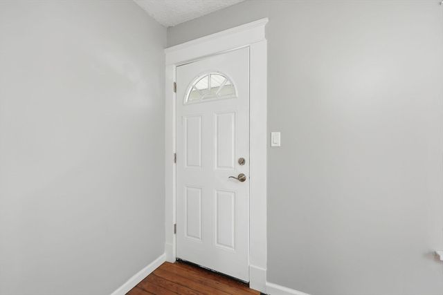 62 Kenyon St, Springfield, MA 01109