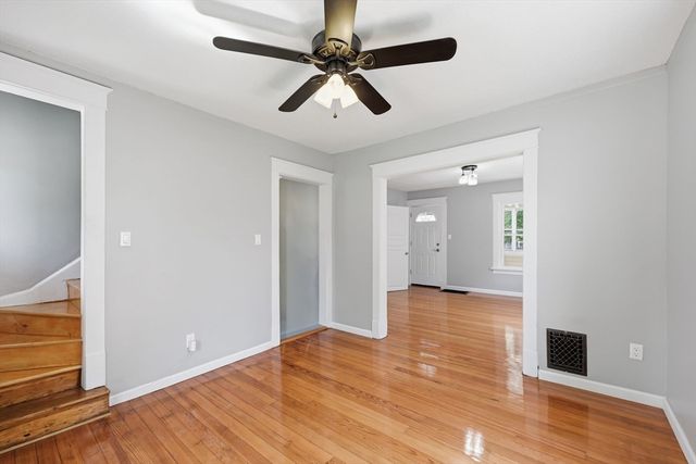 62 Kenyon St, Springfield, MA 01109