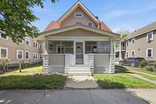 62 Kenyon St, Springfield, MA 01109