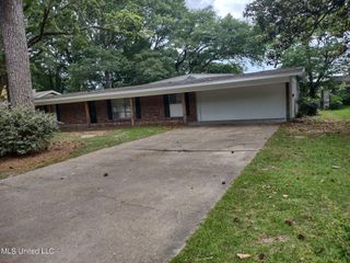 5261 Wayneland Drive, Jackson, MS 39211