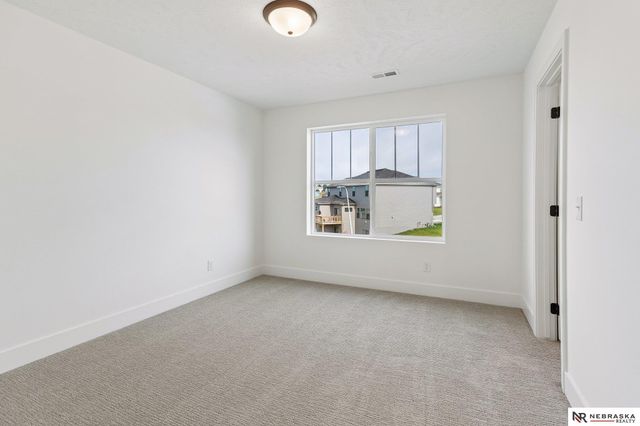 12351 S 86th Street, Papillion, NE 68046