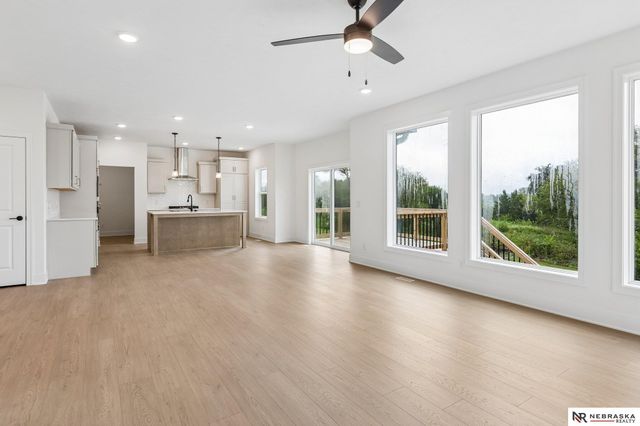 12351 S 86th Street, Papillion, NE 68046