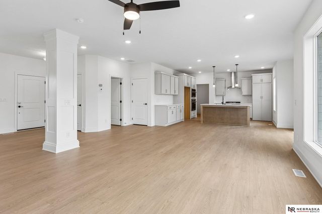 12351 S 86th Street, Papillion, NE 68046
