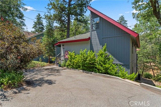 1364 Toronto Drive, Lake Arrowhead, CA 92352