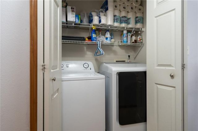 120 Hillside Drive Drive, Baldwin City, KS 66006