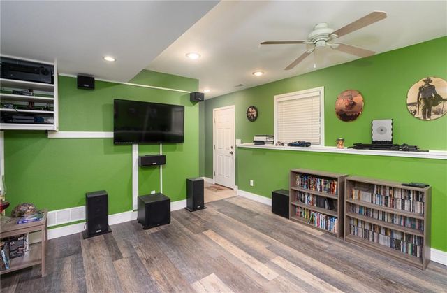 120 Hillside Drive Drive, Baldwin City, KS 66006