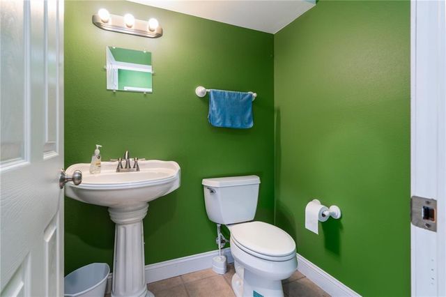 120 Hillside Drive Drive, Baldwin City, KS 66006