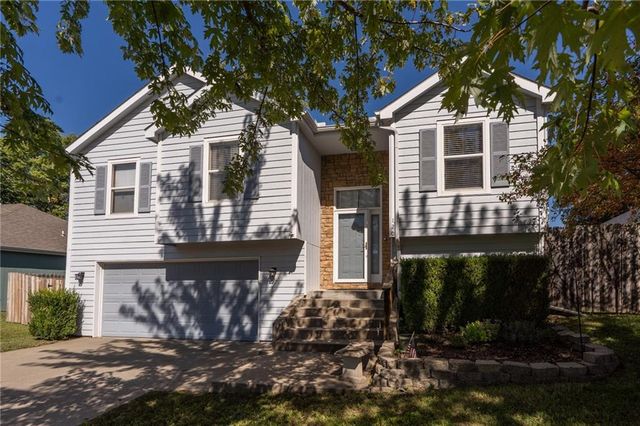 120 Hillside Drive Drive, Baldwin City, KS 66006