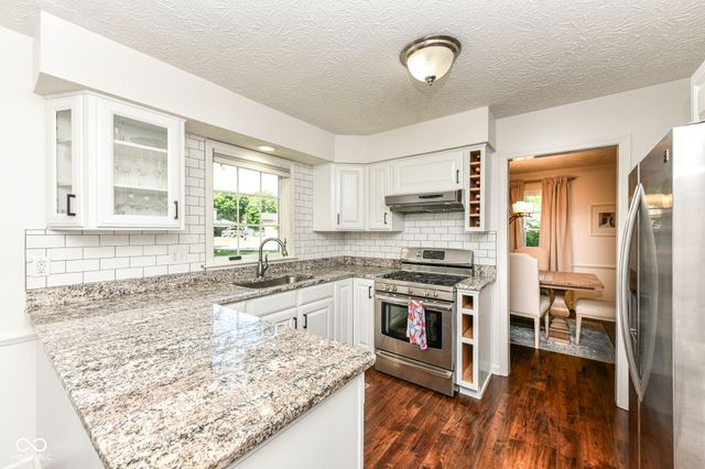 485 Meadowview Court, Carmel, IN 46032