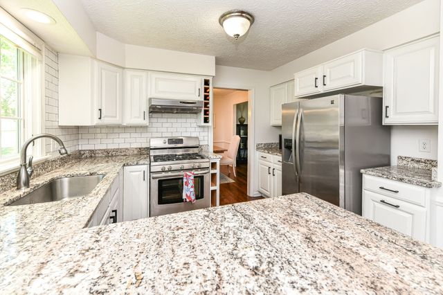 485 Meadowview Court, Carmel, IN 46032