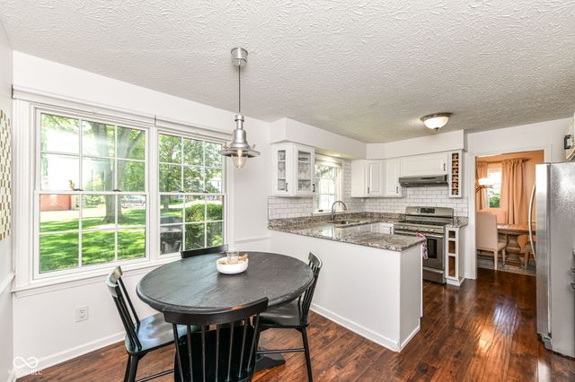 485 Meadowview Court, Carmel, IN 46032