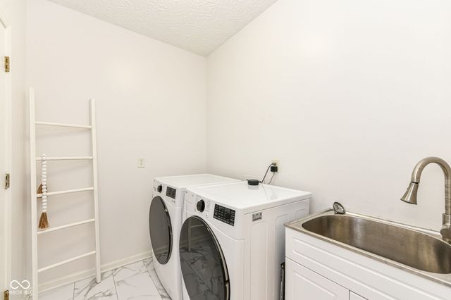 485 Meadowview Court, Carmel, IN 46032