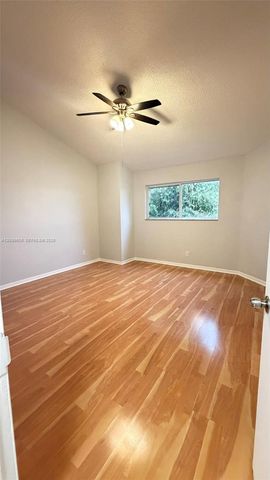 3433 NW 44th Street 203, Oakland Park, FL 33309