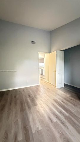 3433 NW 44th Street 203, Oakland Park, FL 33309