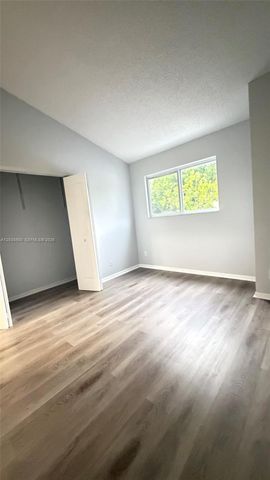 3433 NW 44th Street 203, Oakland Park, FL 33309