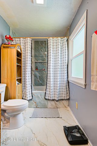 4430 Woodgate Ln, Louisville, KY 40220