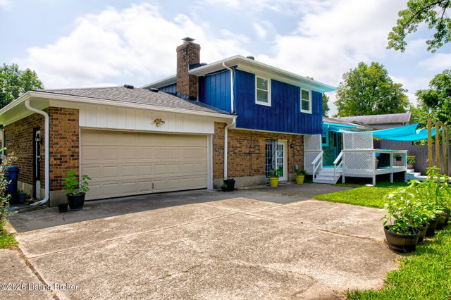 4430 Woodgate Ln, Louisville, KY 40220