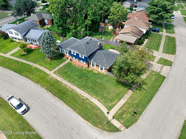 4430 Woodgate Ln, Louisville, KY 40220