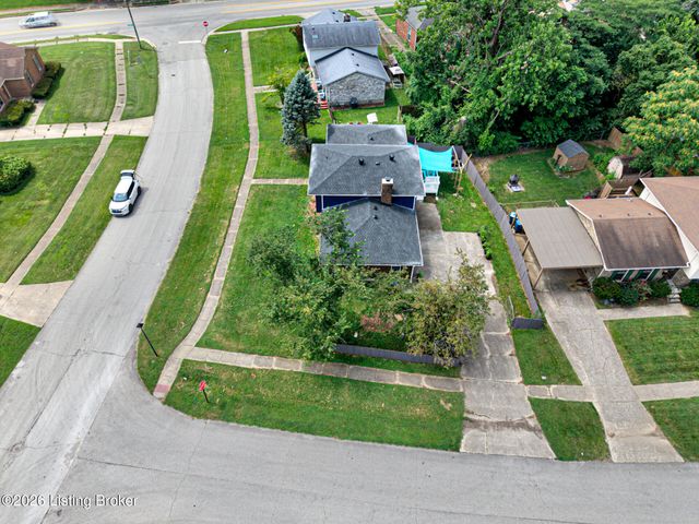 4430 Woodgate Ln, Louisville, KY 40220