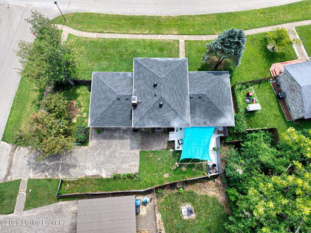 4430 Woodgate Ln, Louisville, KY 40220