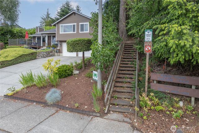 18412 11th Avenue NE, Poulsbo, WA 98370