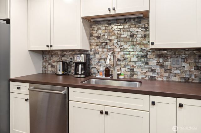 18412 11th Avenue NE, Poulsbo, WA 98370