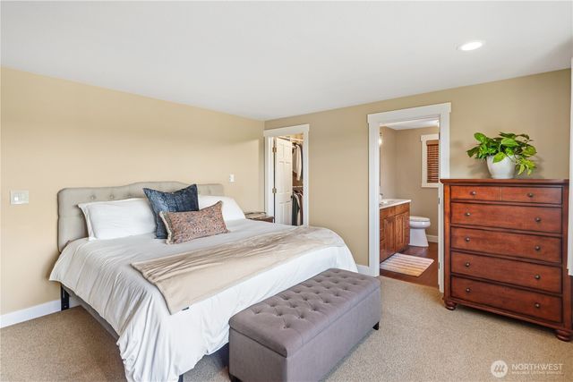 18412 11th Avenue NE, Poulsbo, WA 98370
