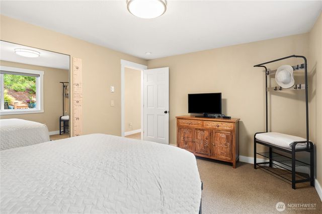 18412 11th Avenue NE, Poulsbo, WA 98370