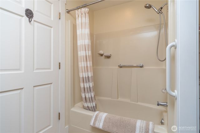 18412 11th Avenue NE, Poulsbo, WA 98370