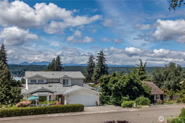 18412 11th Avenue NE, Poulsbo, WA 98370