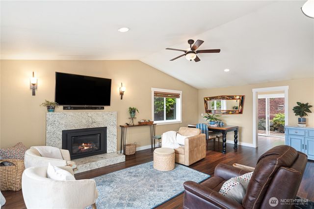 18412 11th Avenue NE, Poulsbo, WA 98370