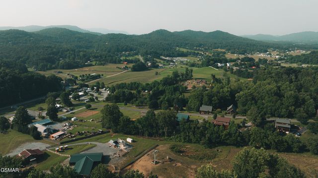 3305 Red Wolfe Road, Sevierville, TN 37862