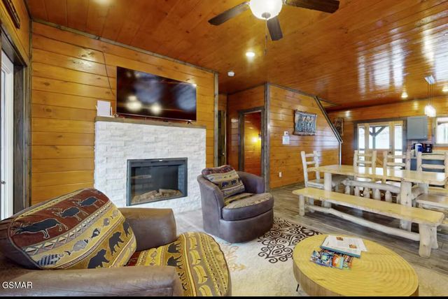 3305 Red Wolfe Road, Sevierville, TN 37862