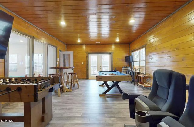 3305 Red Wolfe Road, Sevierville, TN 37862