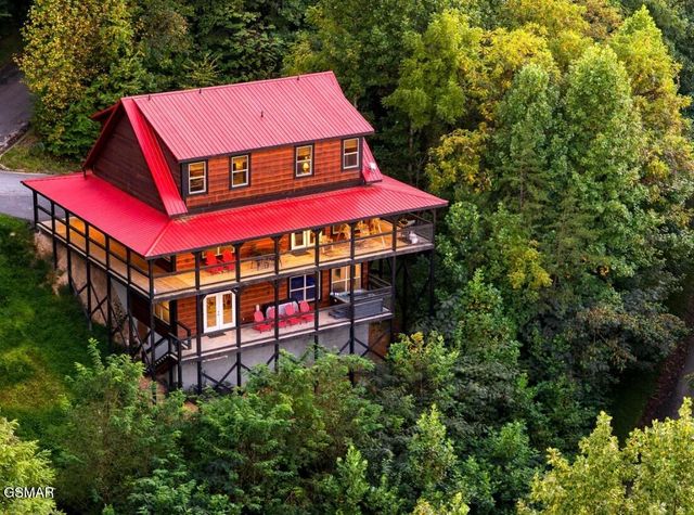 3305 Red Wolfe Road, Sevierville, TN 37862