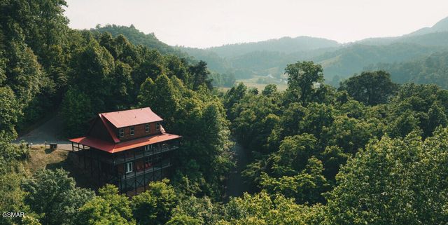 3305 Red Wolfe Road, Sevierville, TN 37862