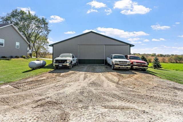 53995 280th Avenue, Pine Island, MN 55963