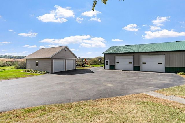 53995 280th Avenue, Pine Island, MN 55963