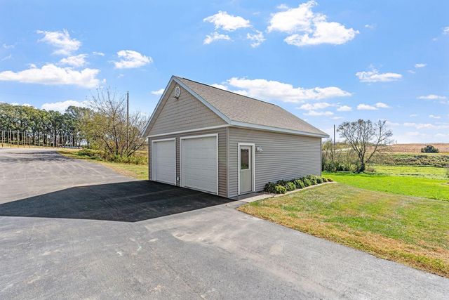 53995 280th Avenue, Pine Island, MN 55963