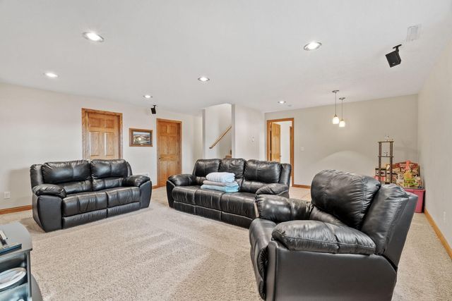 53995 280th Avenue, Pine Island, MN 55963