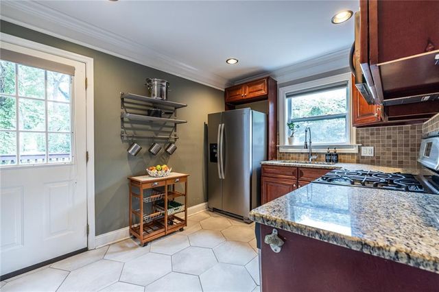 377 Eleanor SE Street, Atlanta, GA 30317