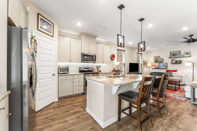 6042 Blackberry Ridge Ln, Hermitage, TN 37076