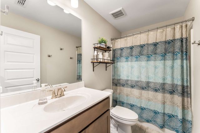 6042 Blackberry Ridge Ln, Hermitage, TN 37076