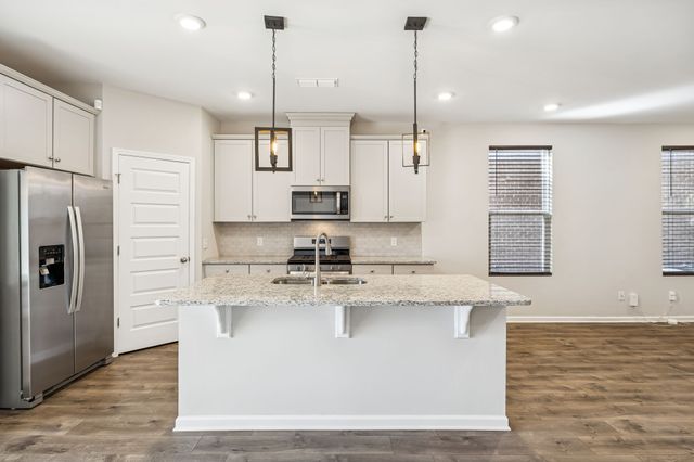 6042 Blackberry Ridge Ln, Hermitage, TN 37076