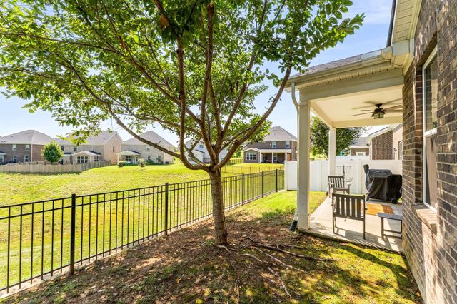 6042 Blackberry Ridge Ln, Hermitage, TN 37076