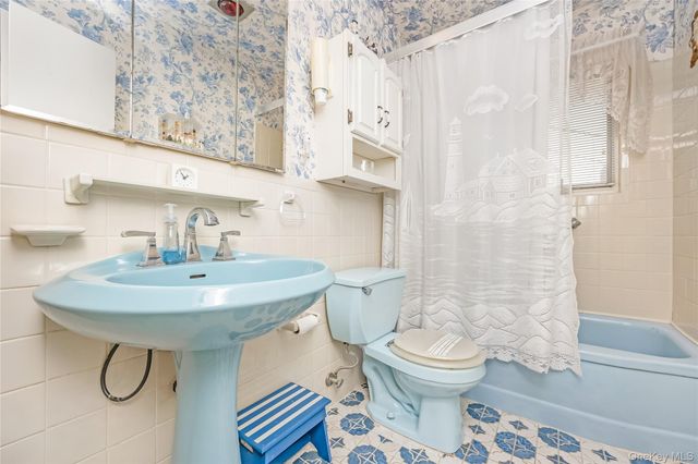 49 Amherst Drive, Massapequa, NY 11758