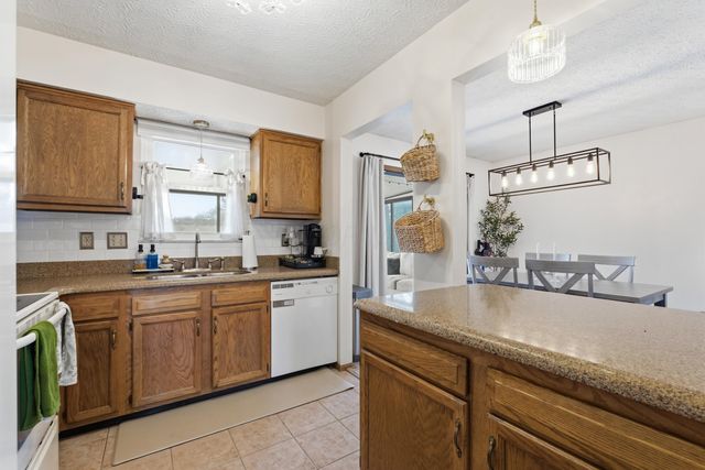300 Pathfinder Drive, Reynoldsburg, OH 43068