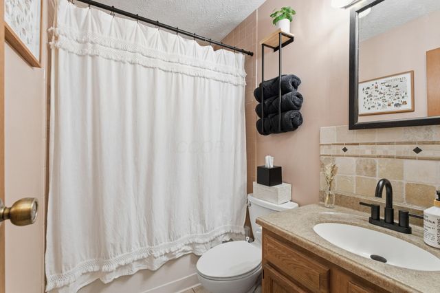 300 Pathfinder Drive, Reynoldsburg, OH 43068